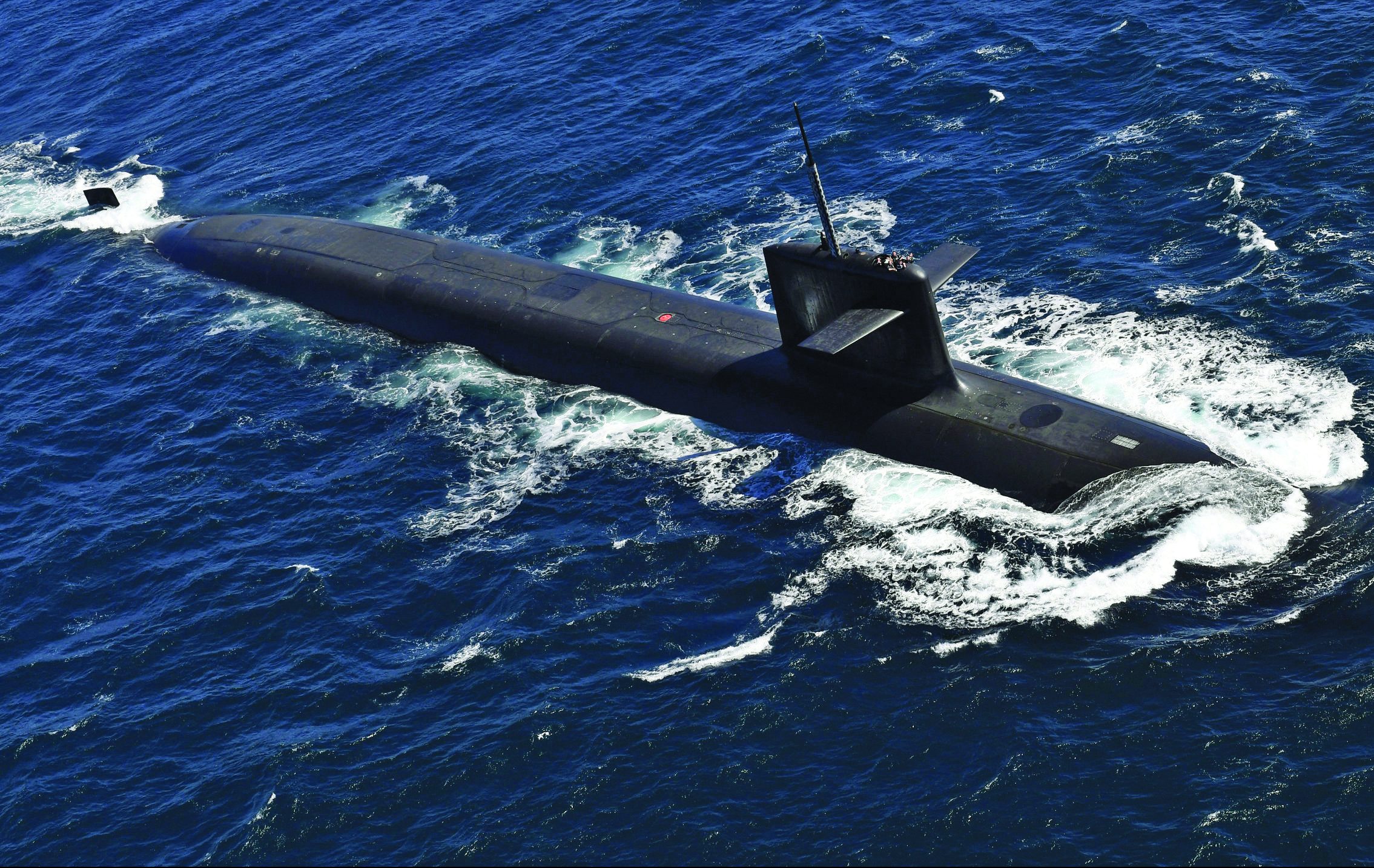 A view shows the submarine "Le Terrible" whilst at sea during a visit by French President Emmanuel Macron to the vessel,  July 4, 2017.  Picture taken July 4, 2017.  REUTERS/Fred Tanneau/Pool - RTX3A2IY