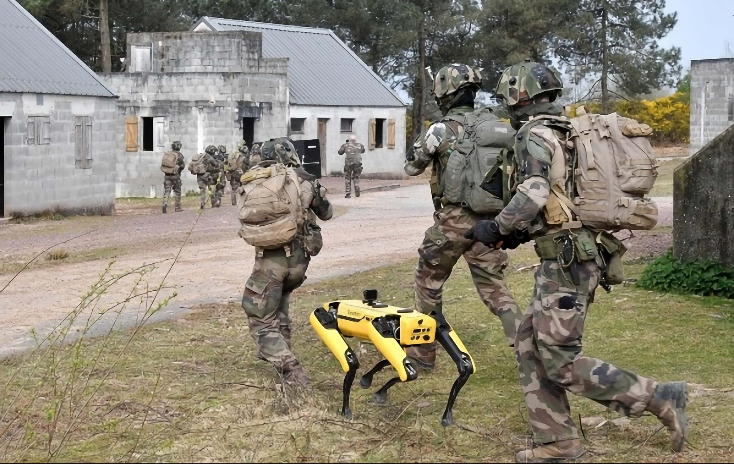 French Army eyes robots, change in force size as it prepares for