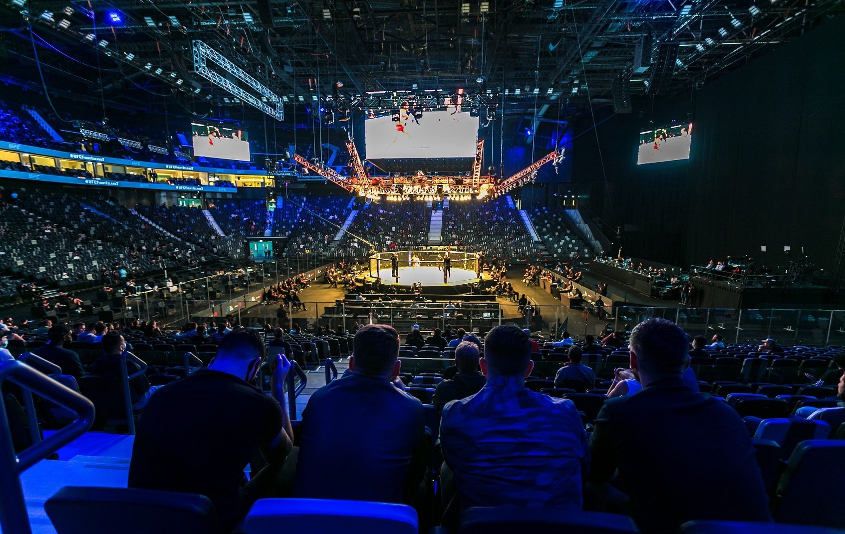 جزيرة النزال من يو إف سي