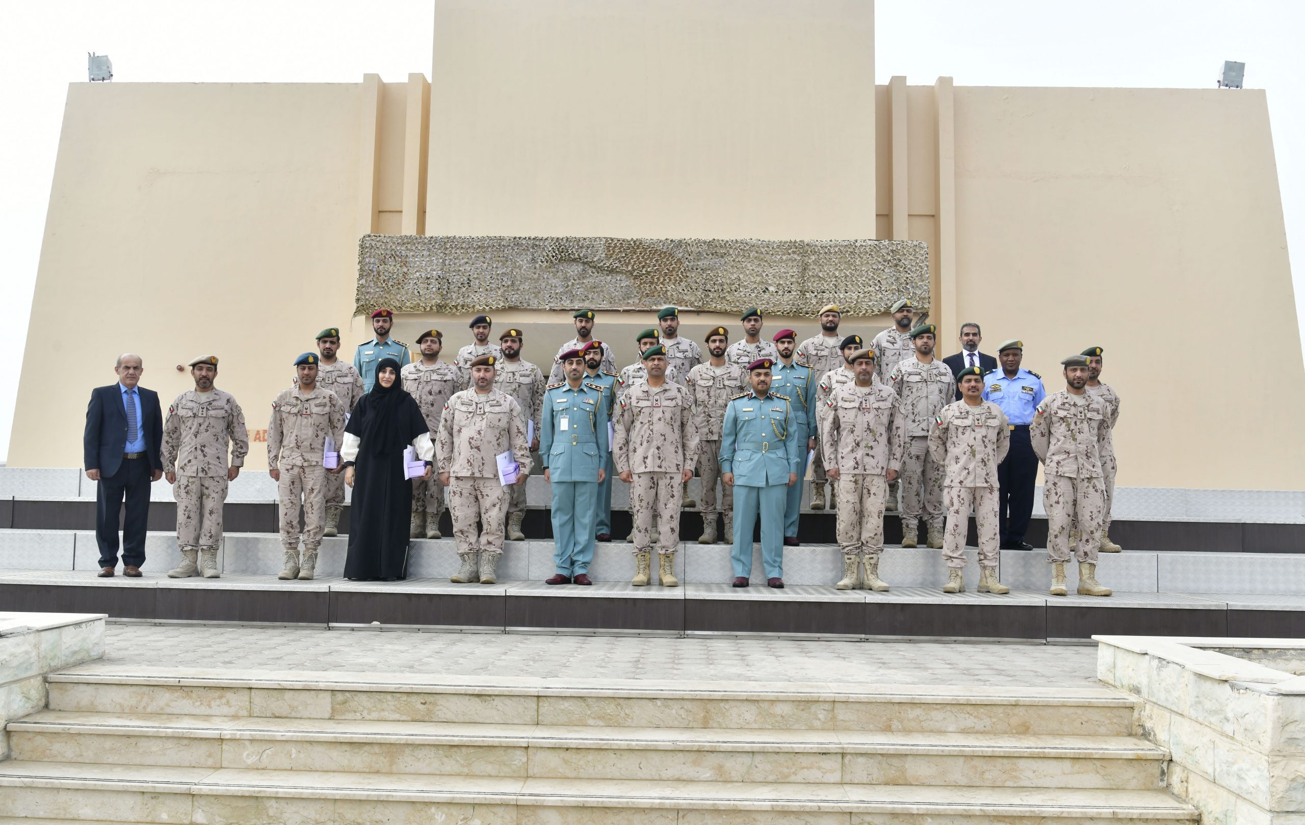 1156593915218344414 (1)