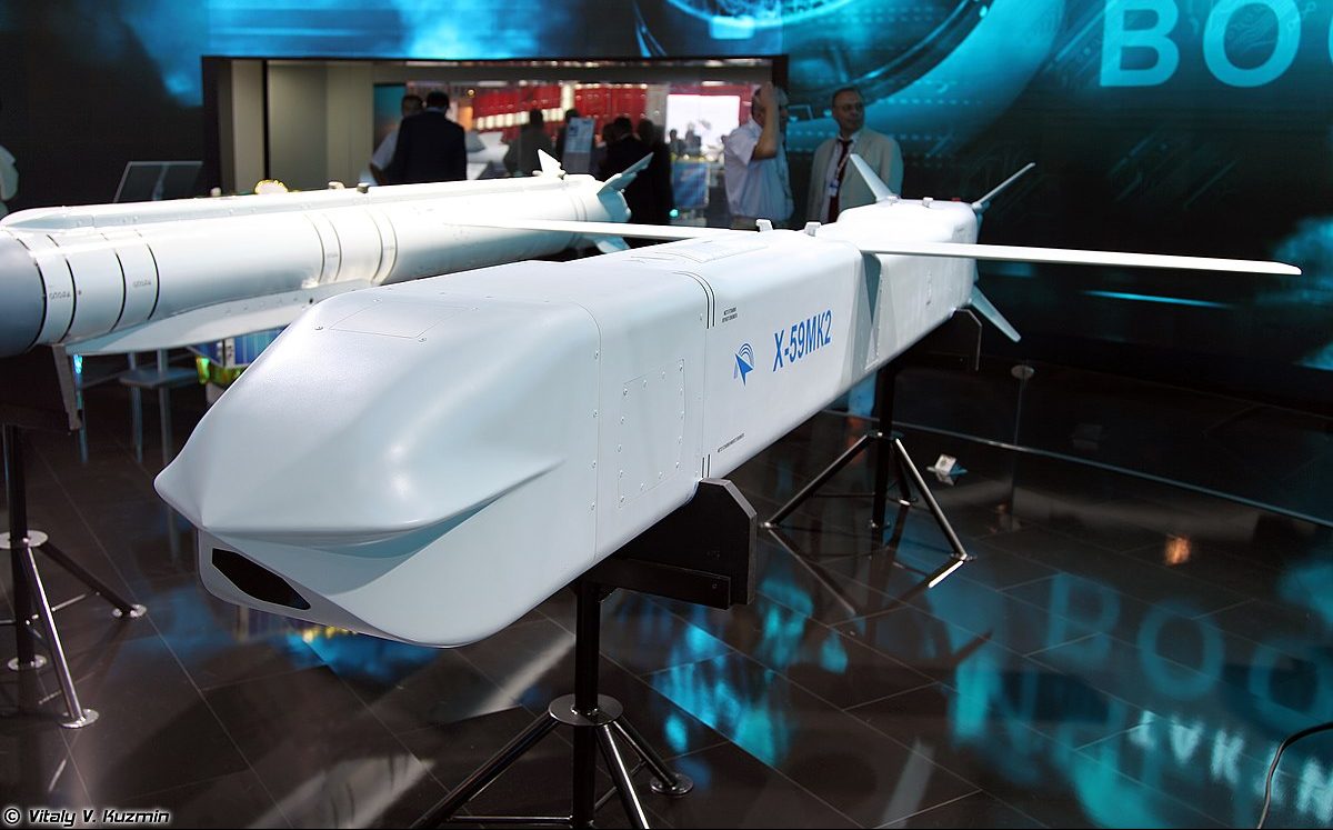 Kh-59MK2_missile_at_MAKS-2015_01