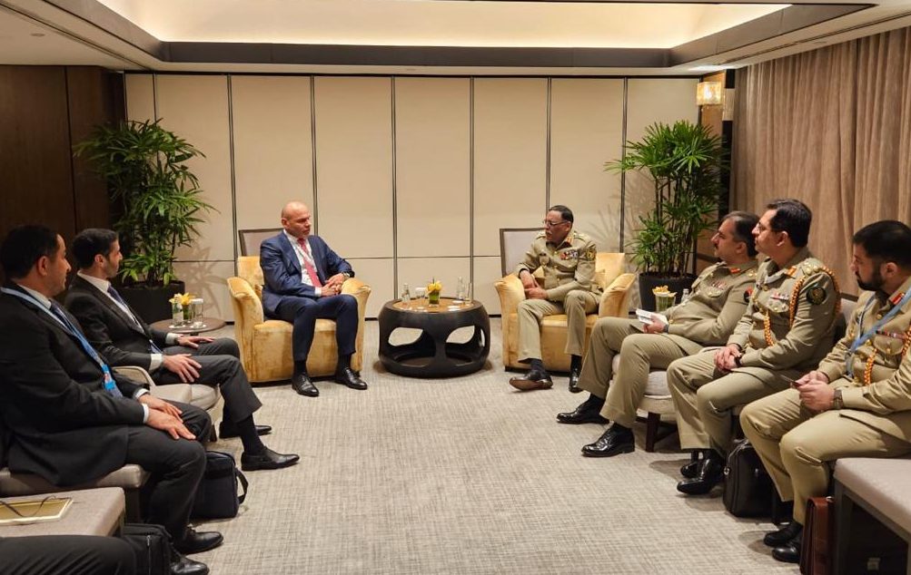 بمشاركة الامارات.. "حوار شانغريلا" يبحث التحديات الدفاعية في العالم بسنغافورة.