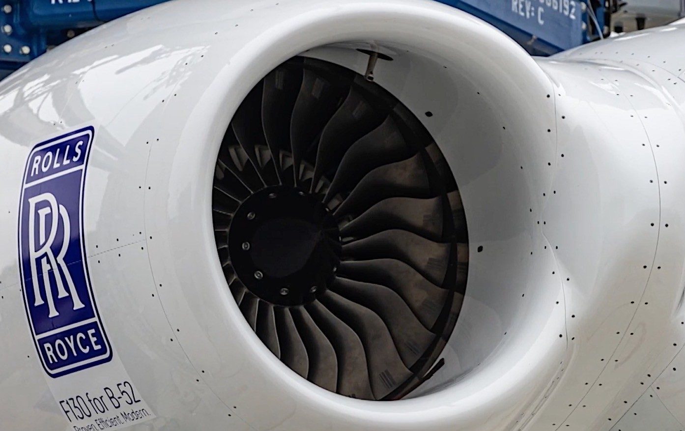 b-52-stratofortress-bomber-getting-ready-for-the-mother-of-all-engine-swaps_6