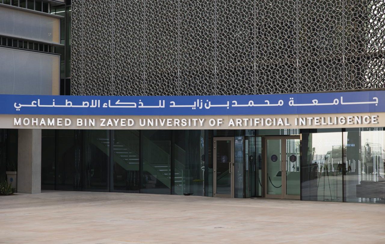 شباب الإمارات نماذج ملهمة ترسخ ريادة وطنية في قطاع الذكاء الاصطناعي1